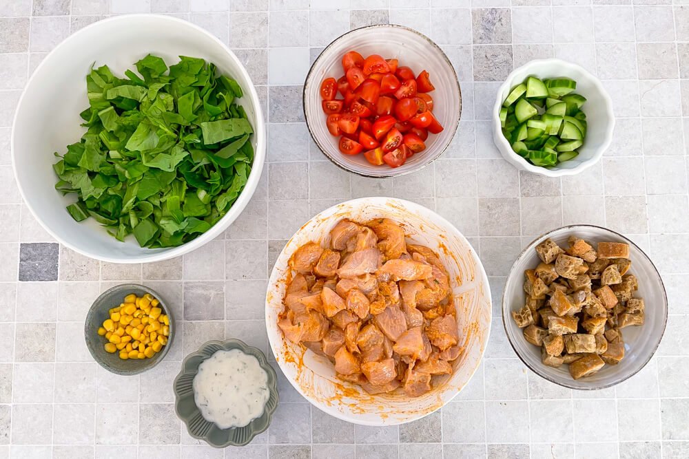 Kaip pagaminti vištienos salotas?