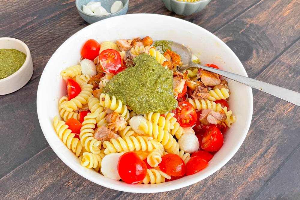 Makaronų salotos su pesto padažu